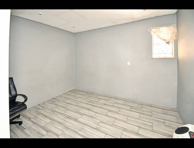 5 BEDROOM APARTMENT FOR SALE IN HIGHLANDS NORTH